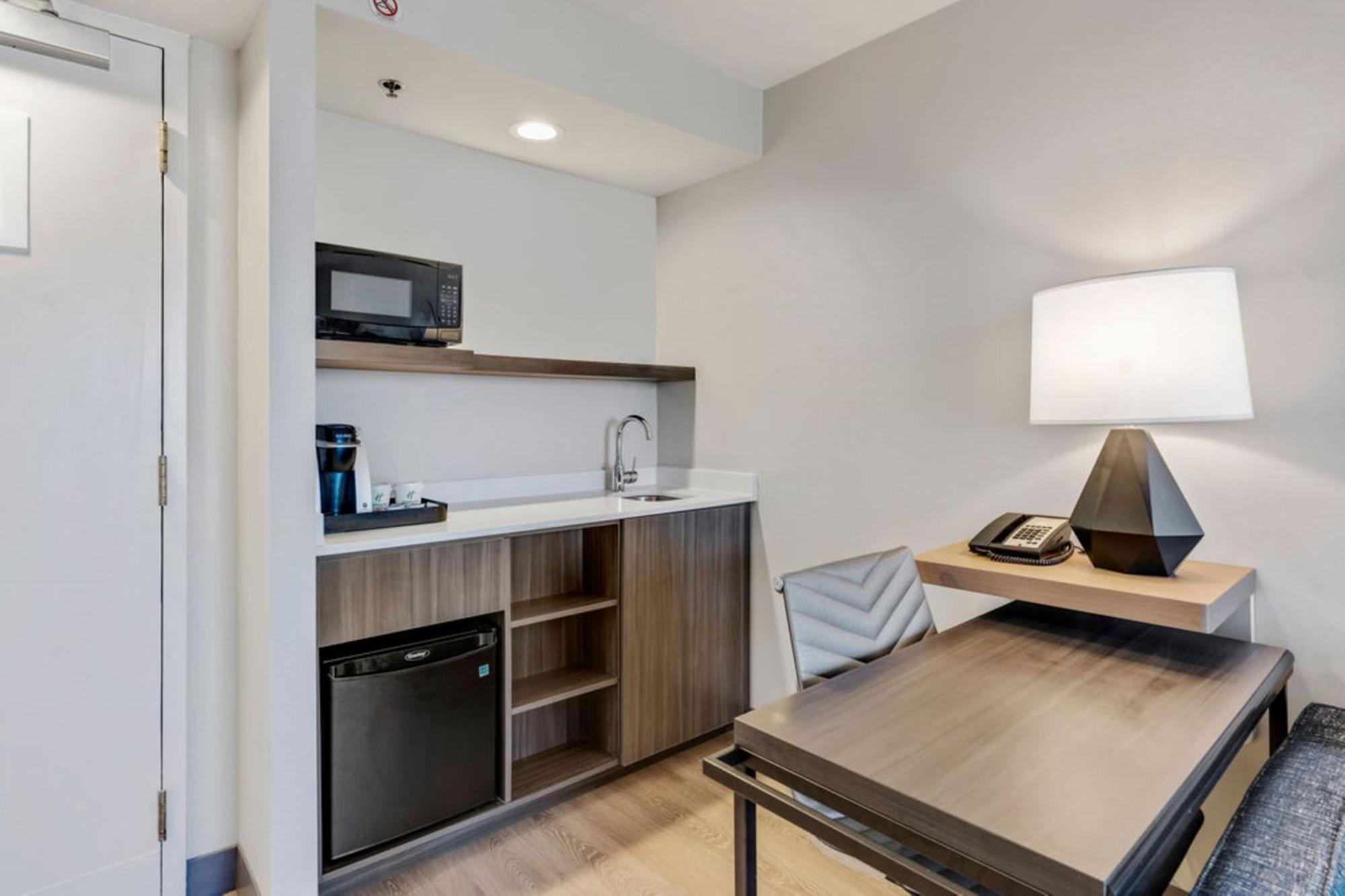 Holiday Inn & Suites Ottawa Kanata By Ihg Esterno foto