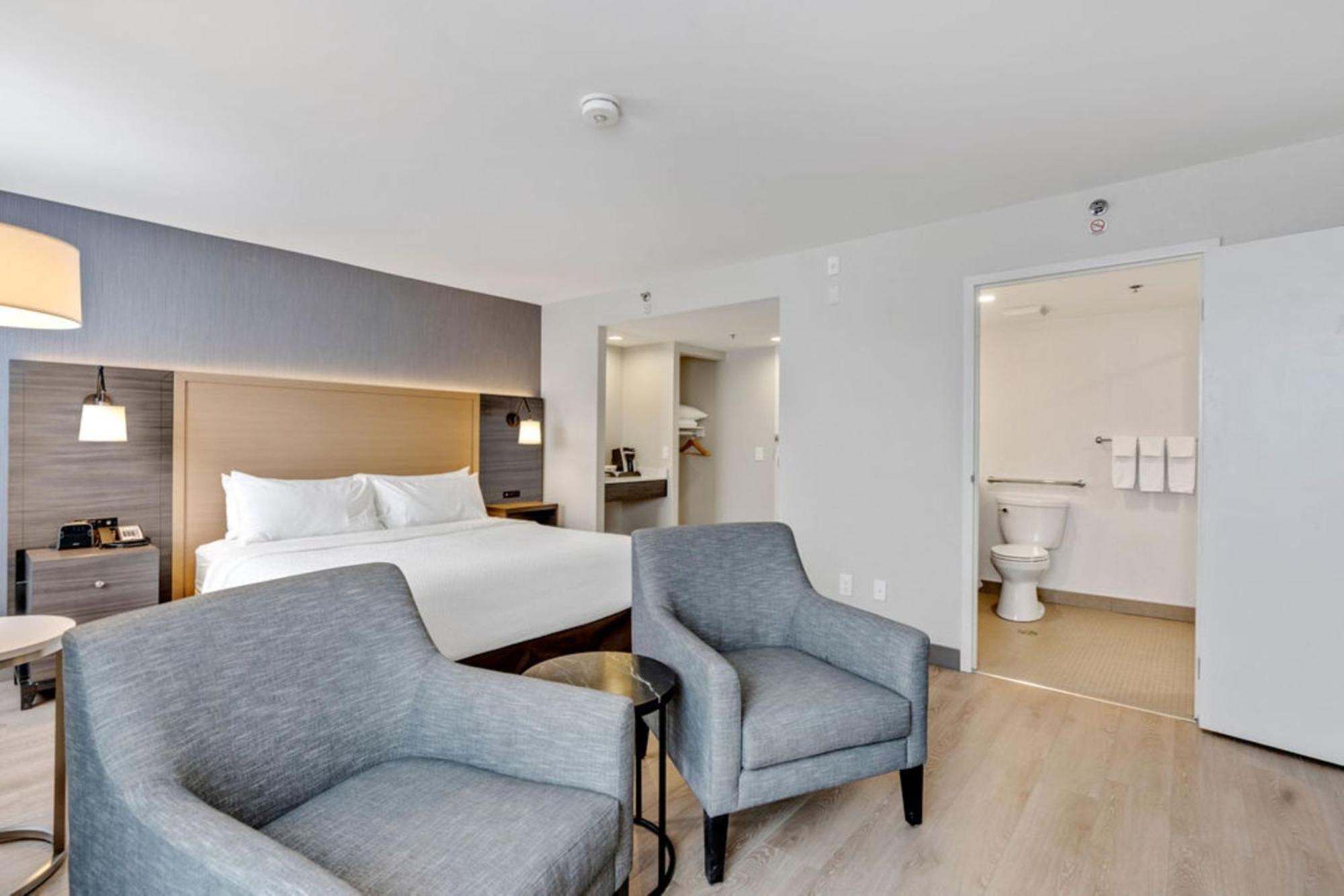 Holiday Inn & Suites Ottawa Kanata By Ihg Esterno foto