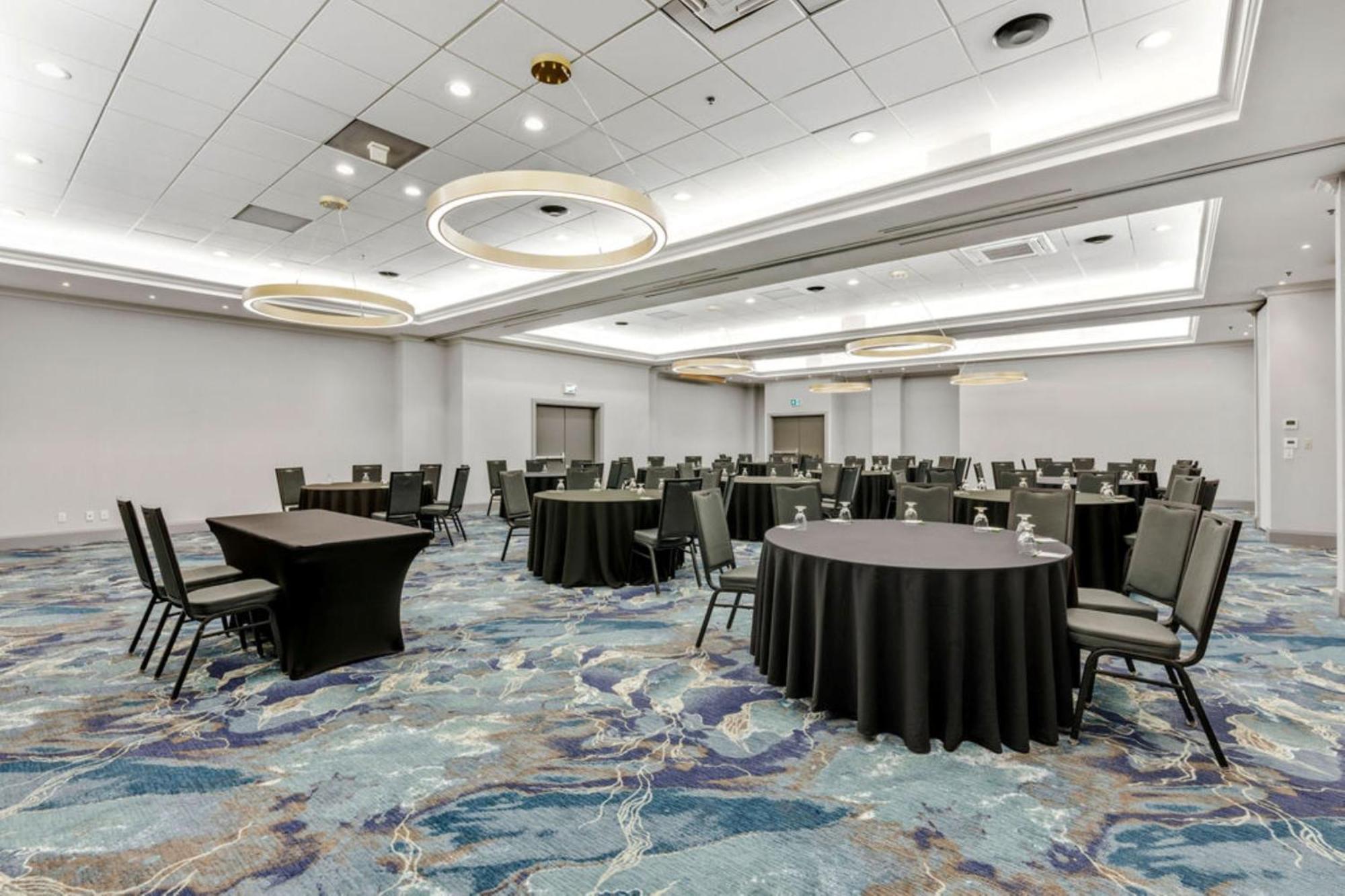 Holiday Inn & Suites Ottawa Kanata By Ihg Esterno foto