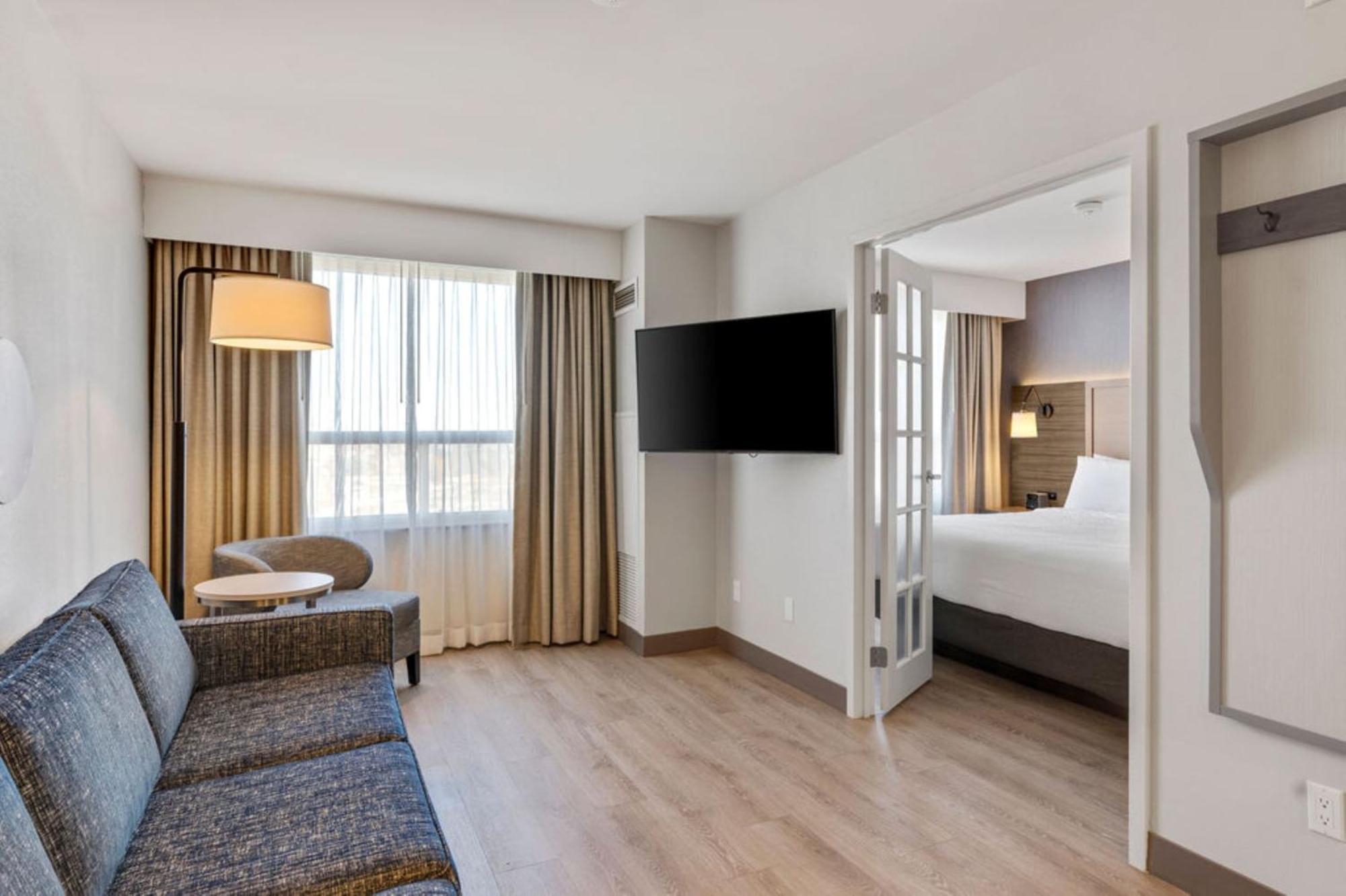 Holiday Inn & Suites Ottawa Kanata By Ihg Esterno foto