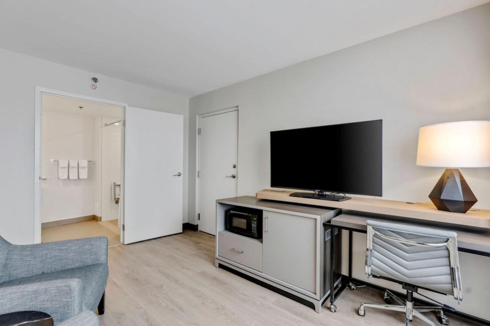 Holiday Inn & Suites Ottawa Kanata By Ihg Esterno foto