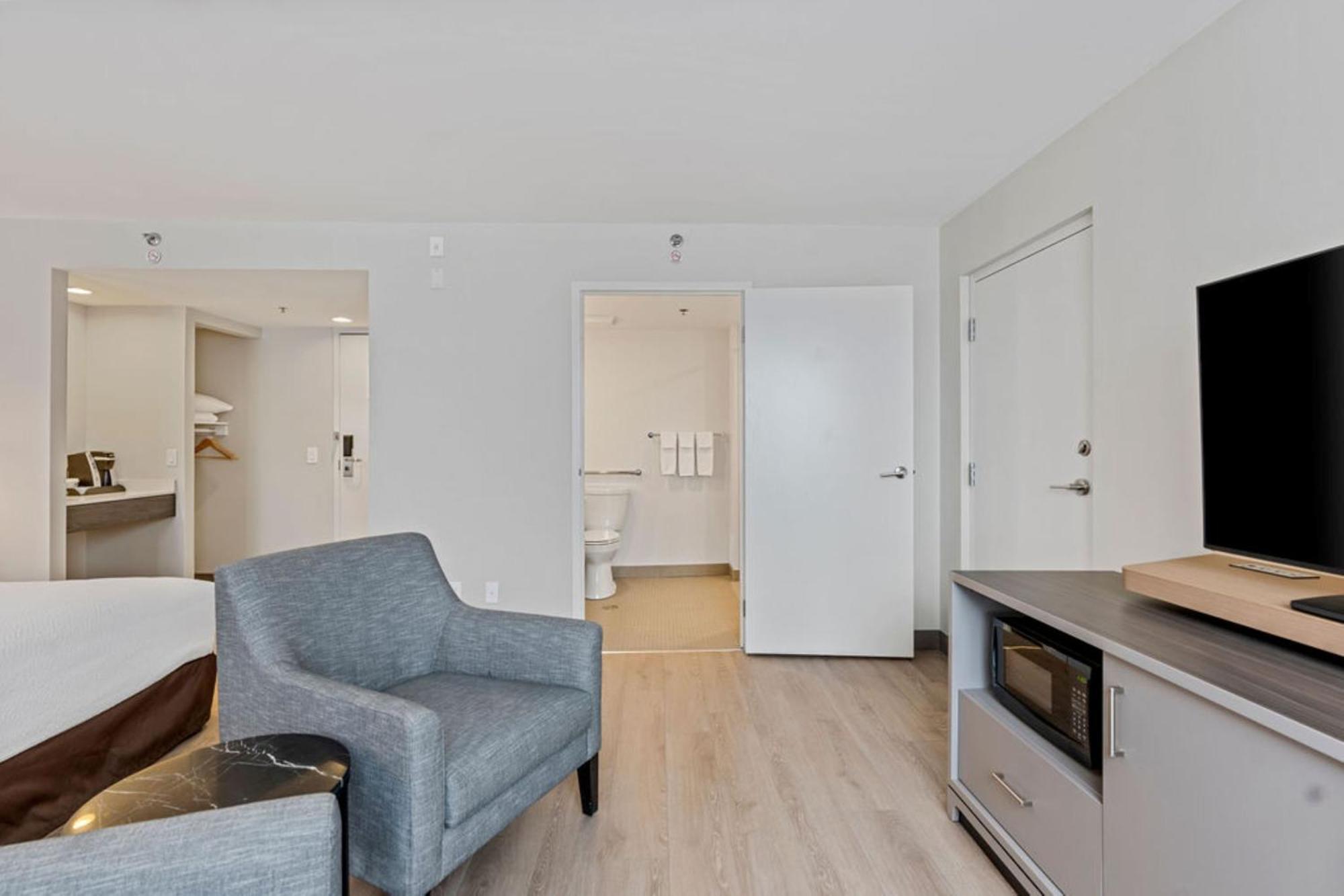 Holiday Inn & Suites Ottawa Kanata By Ihg Esterno foto
