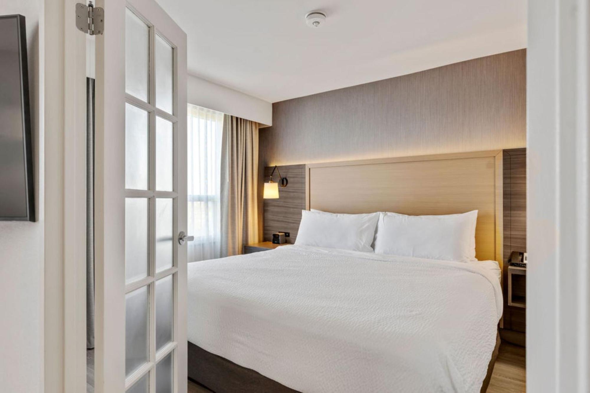 Holiday Inn & Suites Ottawa Kanata By Ihg Esterno foto